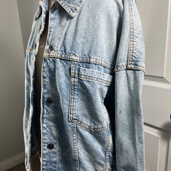 We the Free Denim Jacket- LIKE NEW- Oversized fit- M - Picture 2 of 7